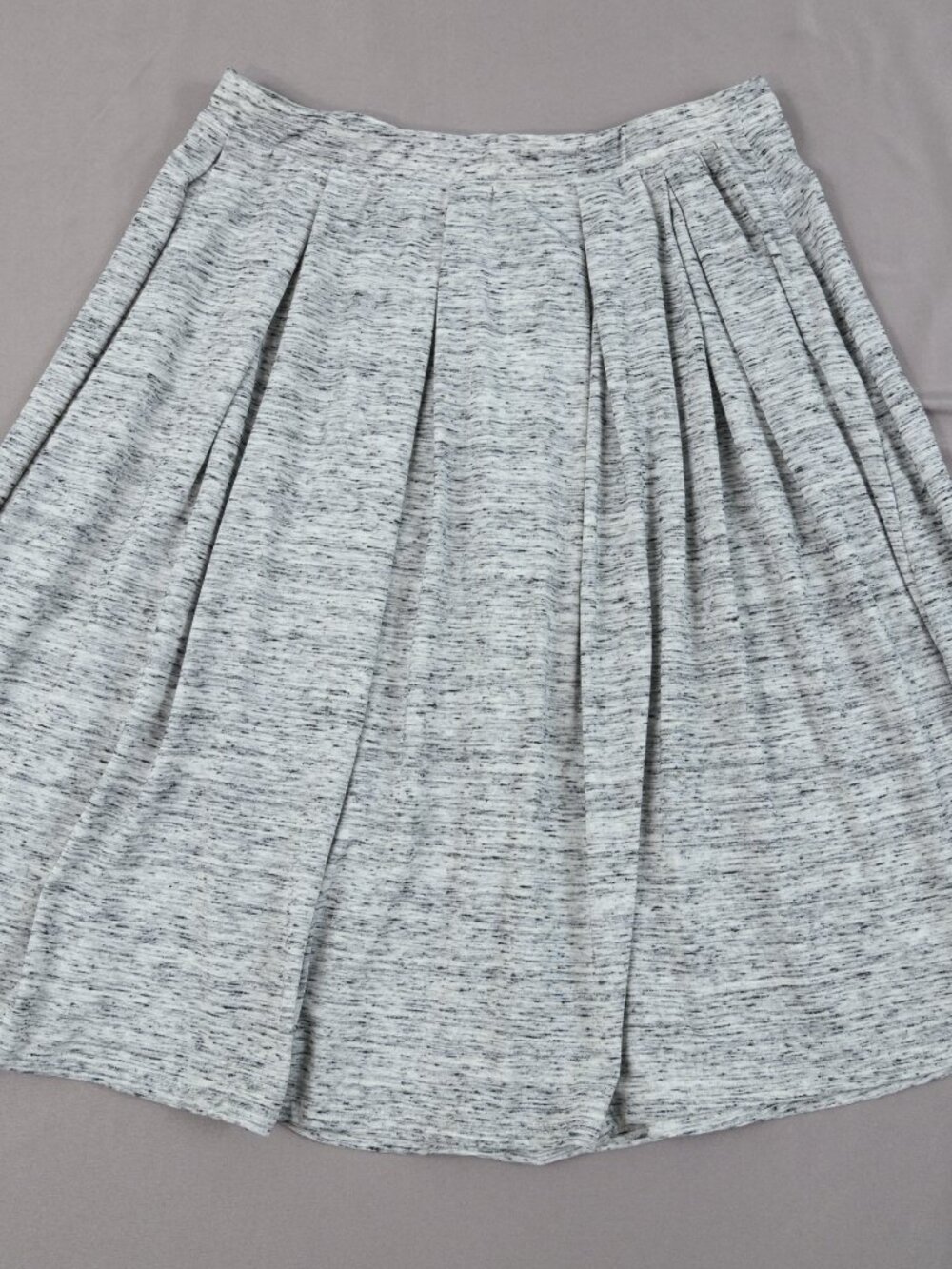 Gilli Lyla Skirt Women L Gray Pleated A Line Full Midi Stitch Fix NWT Large